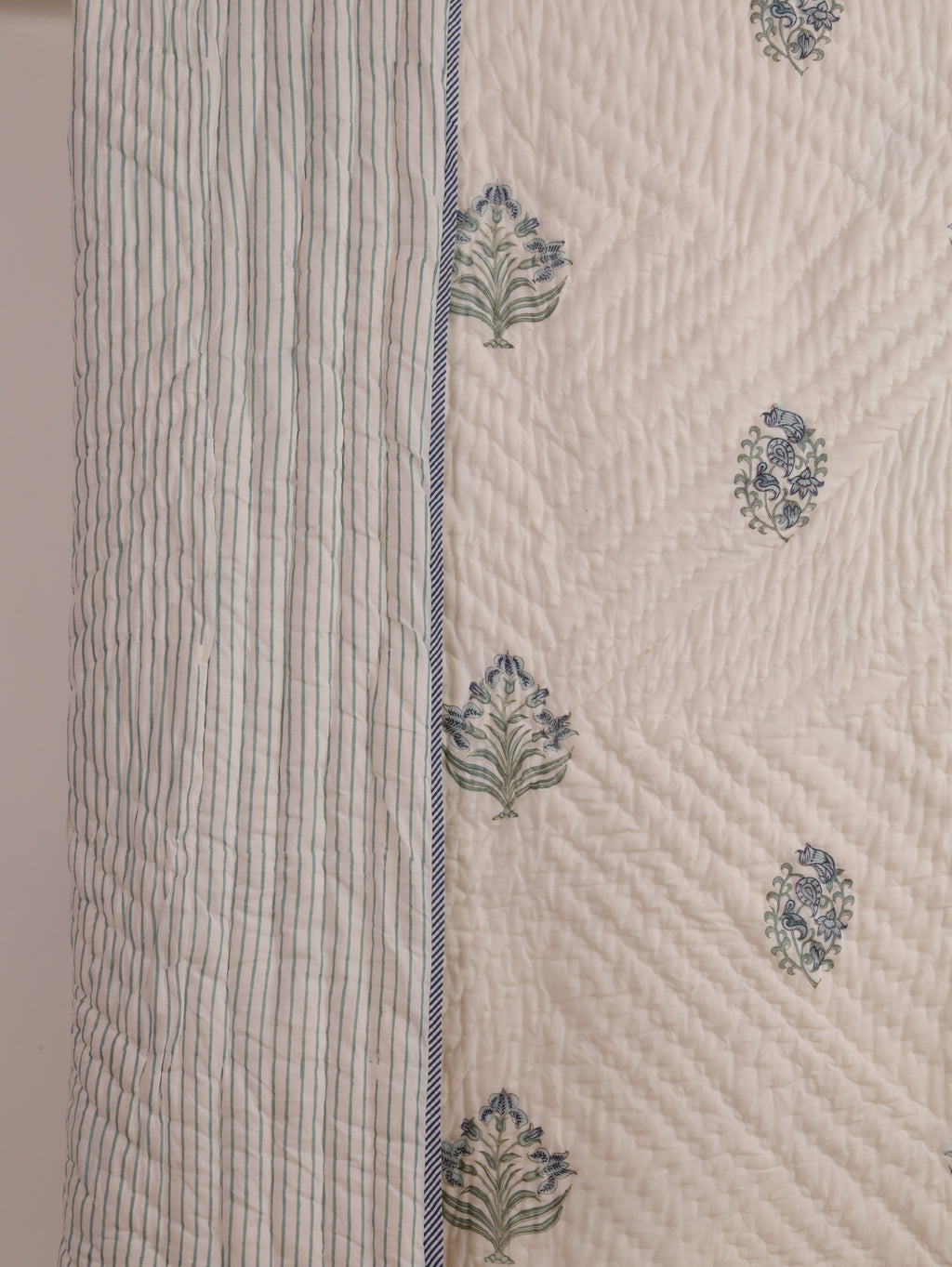 Iris Quilt - Single