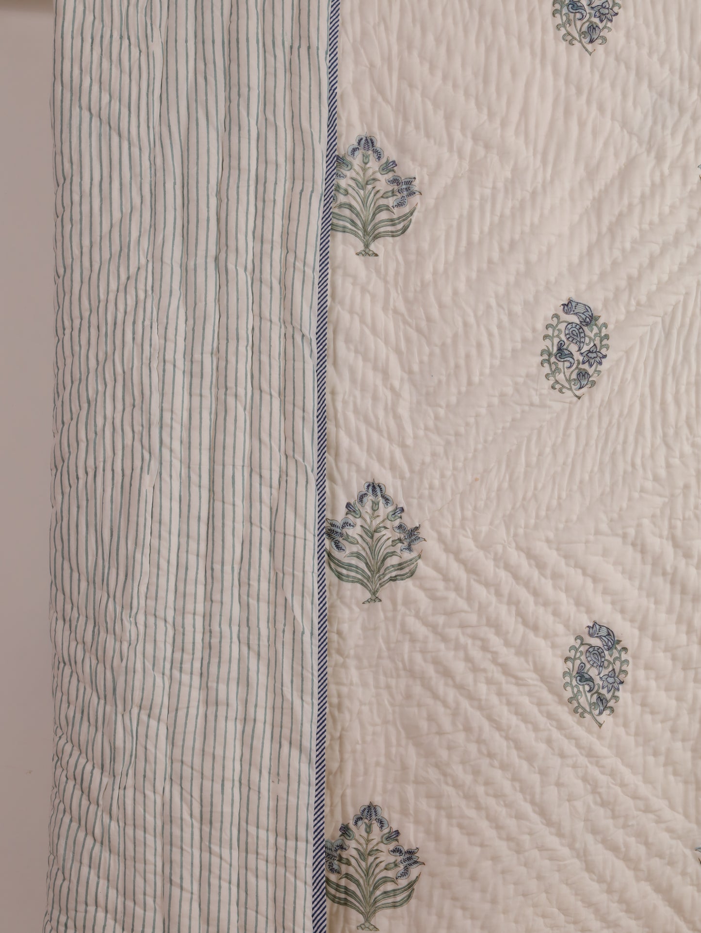 Iris Quilt - Single