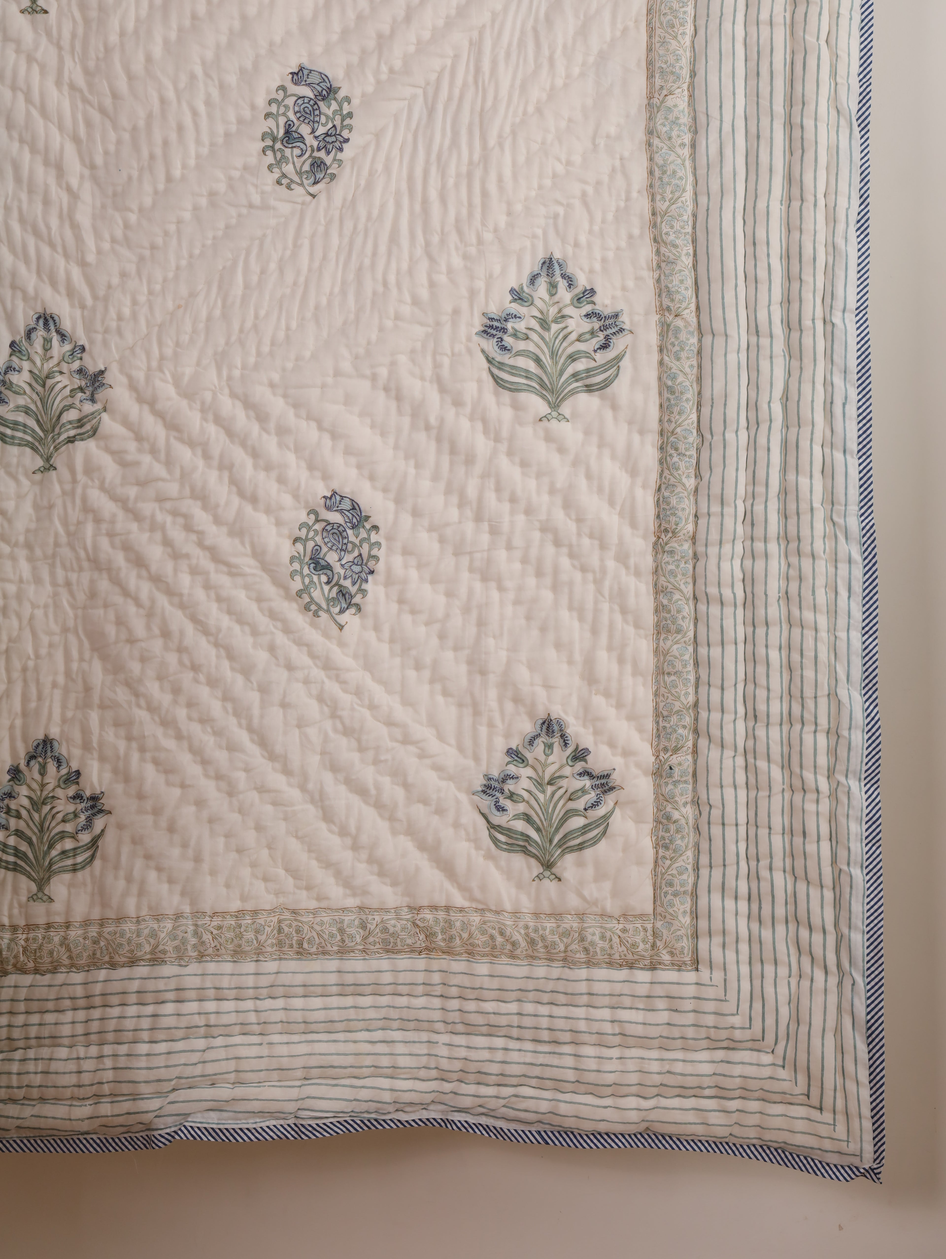 Iris Quilt - Single