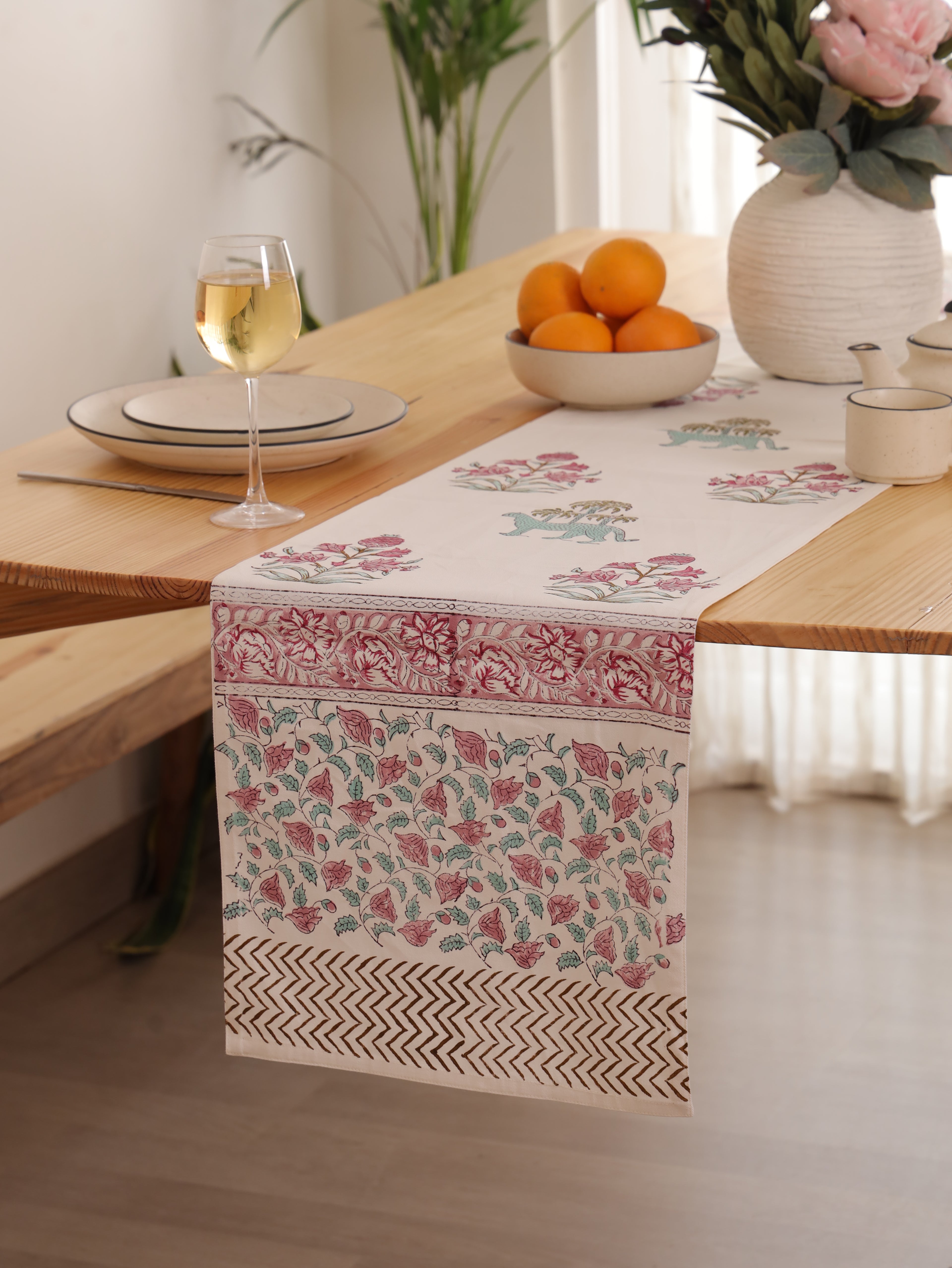 Bougainvillea Runner - 6 seater