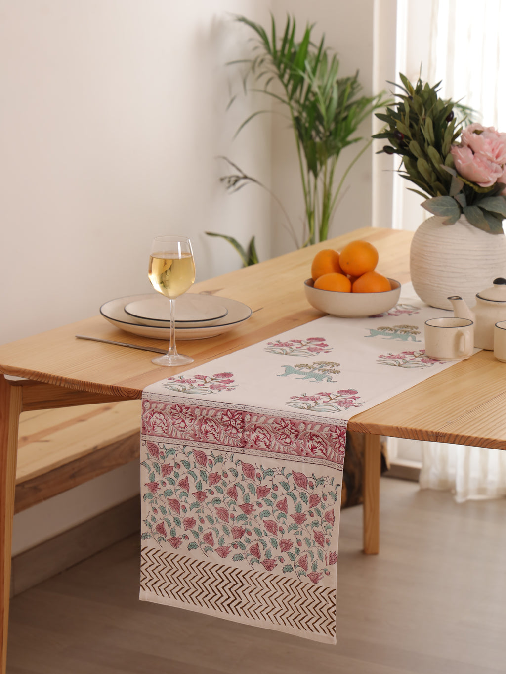 Bougainvillea Runner - 6 seater